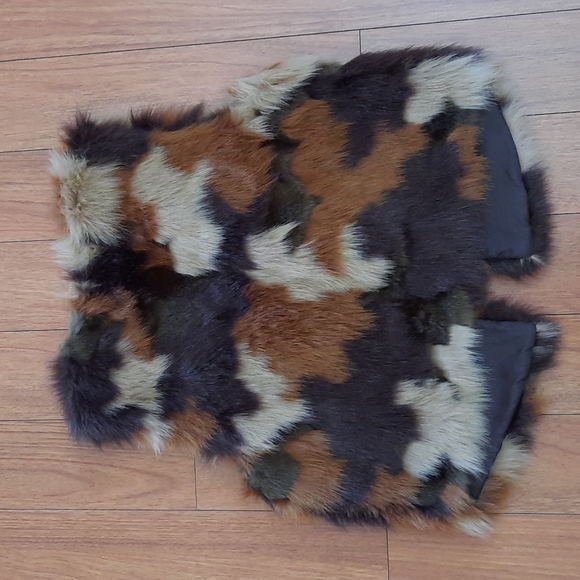 🔥🔥🔥SALE🔥🔥🔥Michael Kors Faux Fur Camouflage Vest - Picture 6 of 6